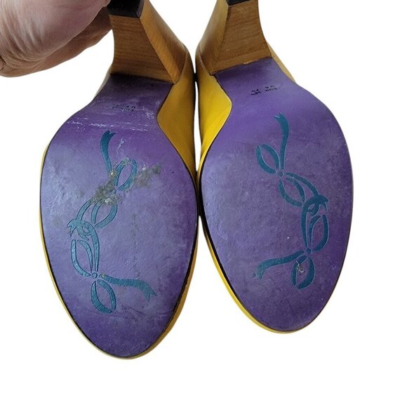Poetic License Backlash Oxford Yellow Heels - Size 7 1/2 - Picture 6 of 9
